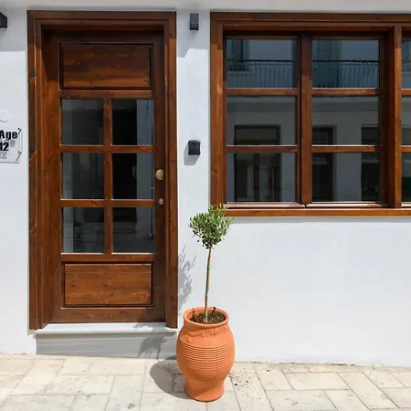 Διαμέρισμα Villαge 1912 *